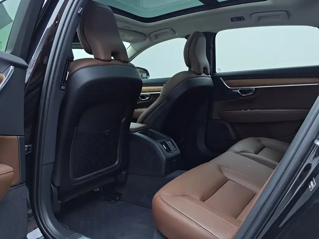 Volvo S90 — миниатюра 8