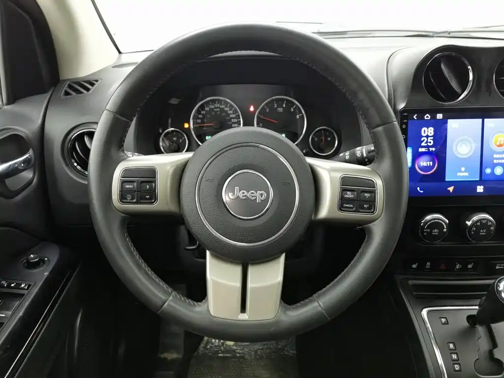 Jeep Compass (Import) — миниатюра 11