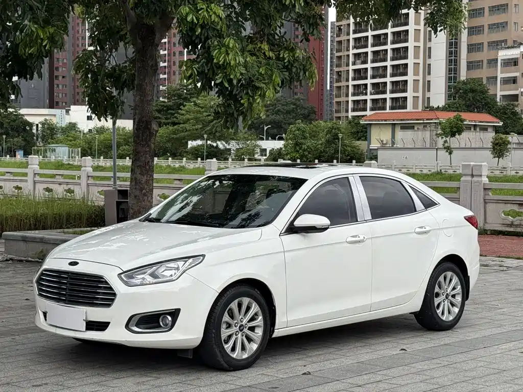 Ford Escort 2017 1.5L AT Fashion