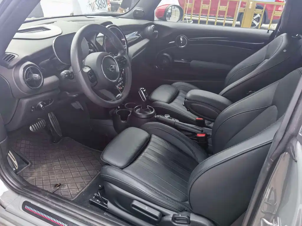 Mini JCW 2023 2.0T JOHN COOPER WORKS Pat Moss