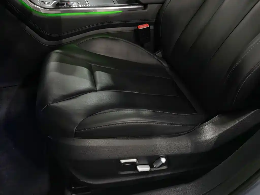 Hongqi Hongqi H5 — миниатюра 20