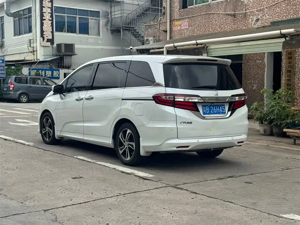 Honda Odyssey 2015 2.4L Luxury