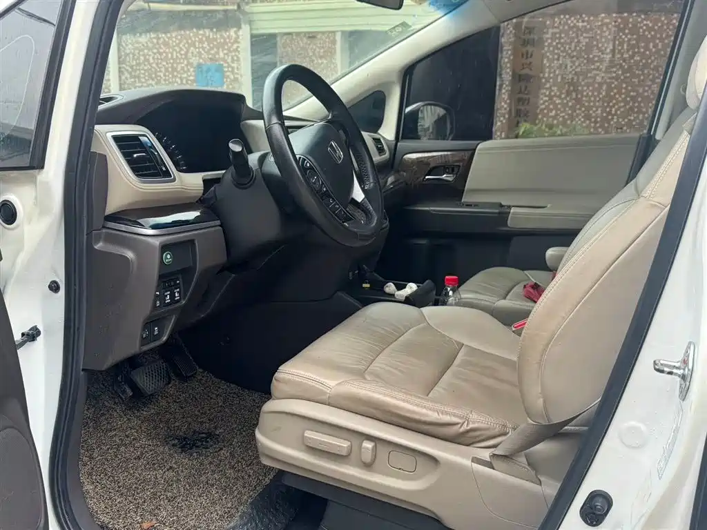 Honda Odyssey 2015 2.4L Luxury