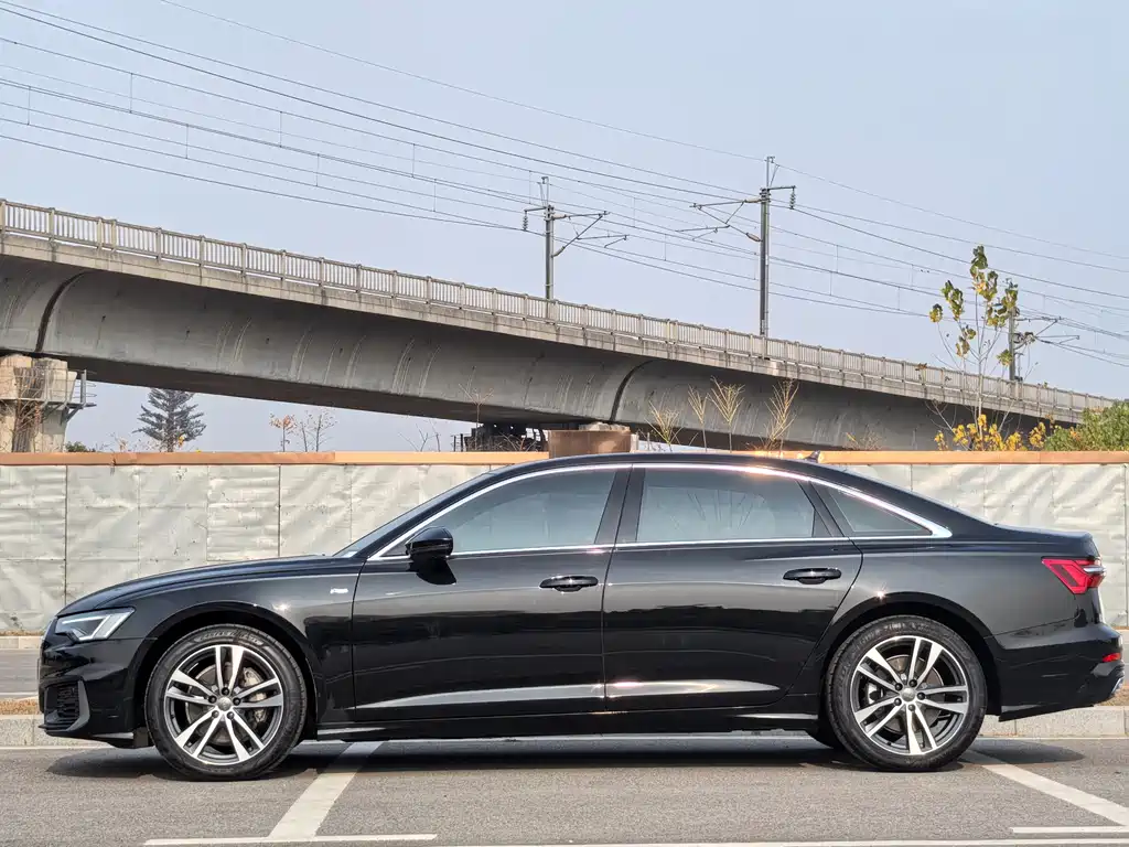 Audi A6L 2021 40 TFSI Luxury