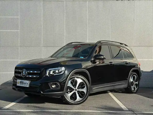 MERCEDES BENZ GLB