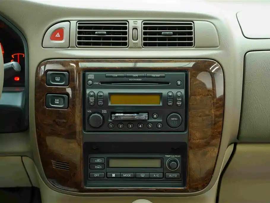 Nissan Patrol — миниатюра 32