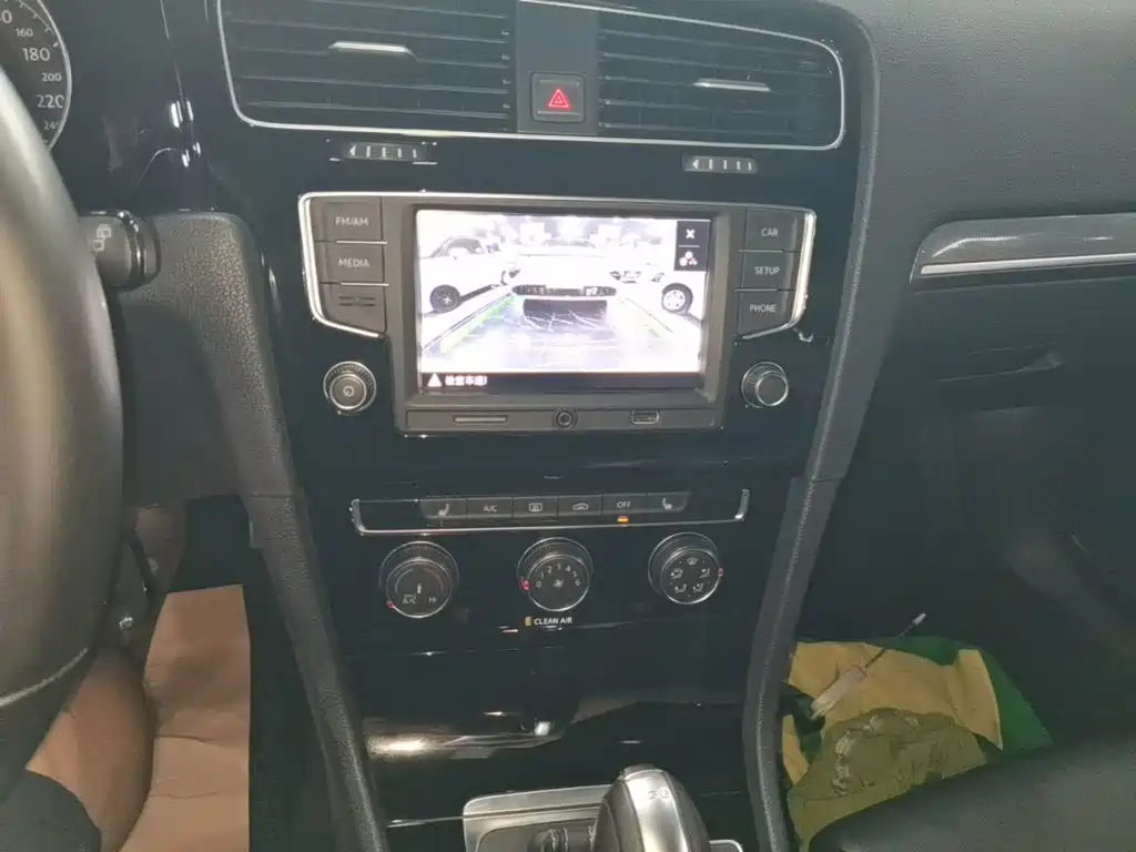 Volkswagen Golf — миниатюра 13