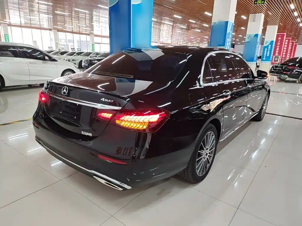 Mercedes-Benz E-Class — миниатюра 7