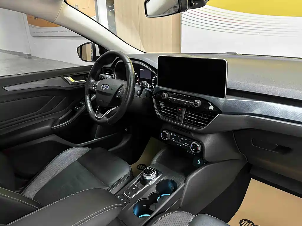 Ford Focus Active — миниатюра 10