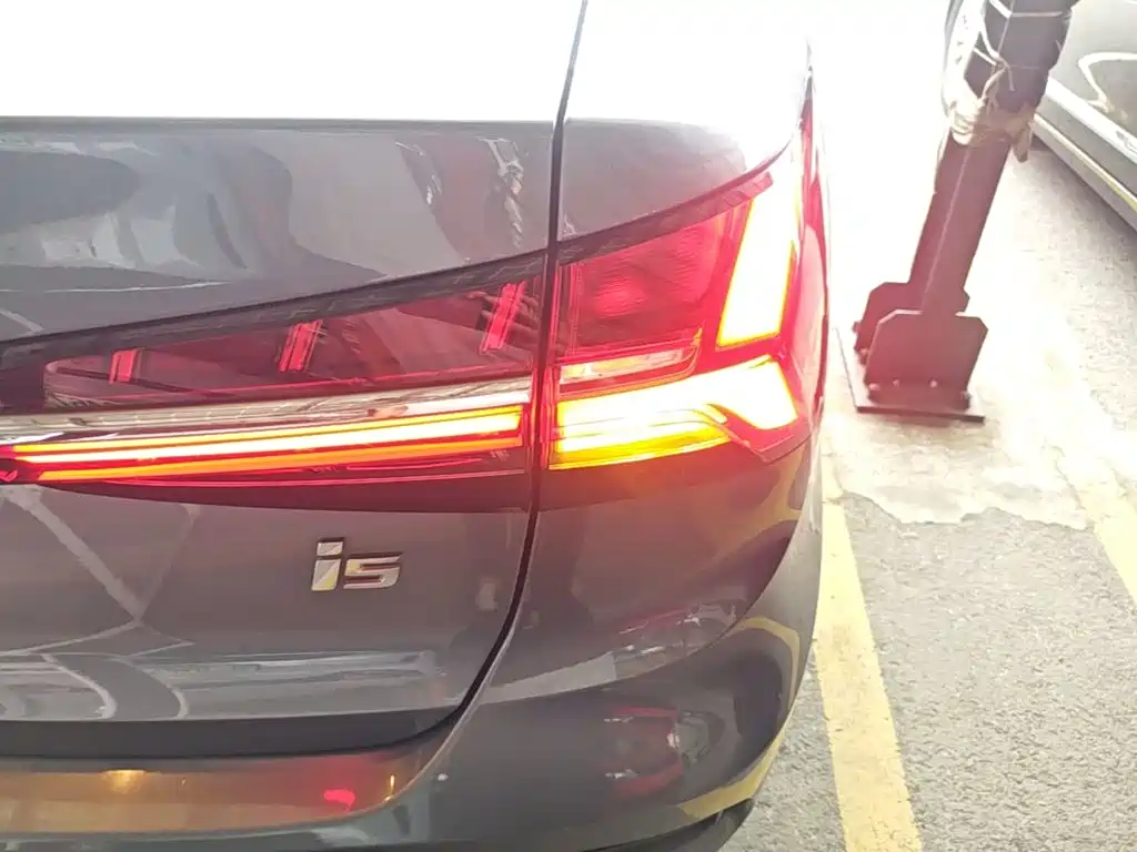 Roewe i5 — миниатюра 8