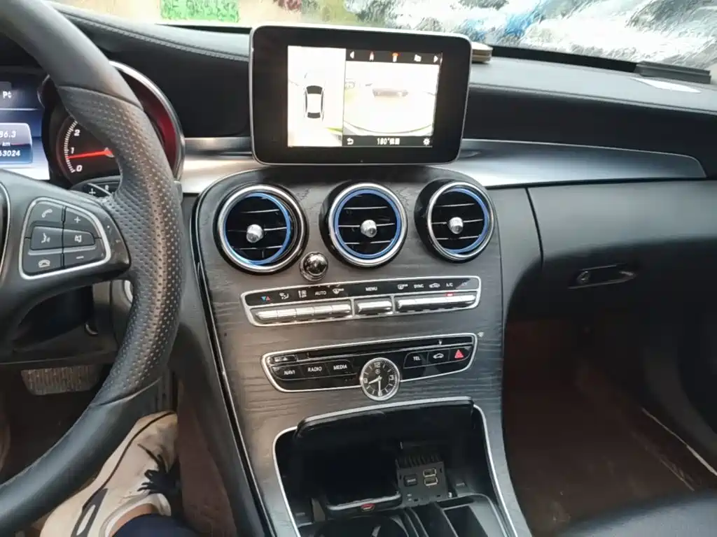 Mercedes-Benz C-Class — миниатюра 13
