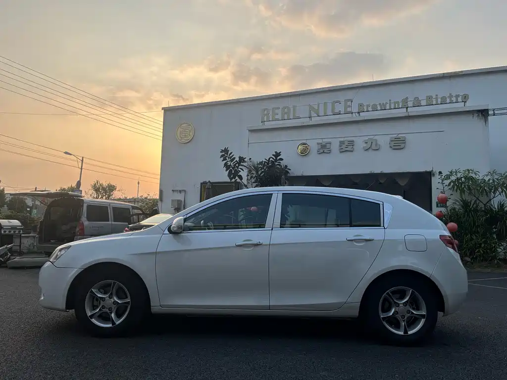Geely Emgrand Classic — миниатюра 8