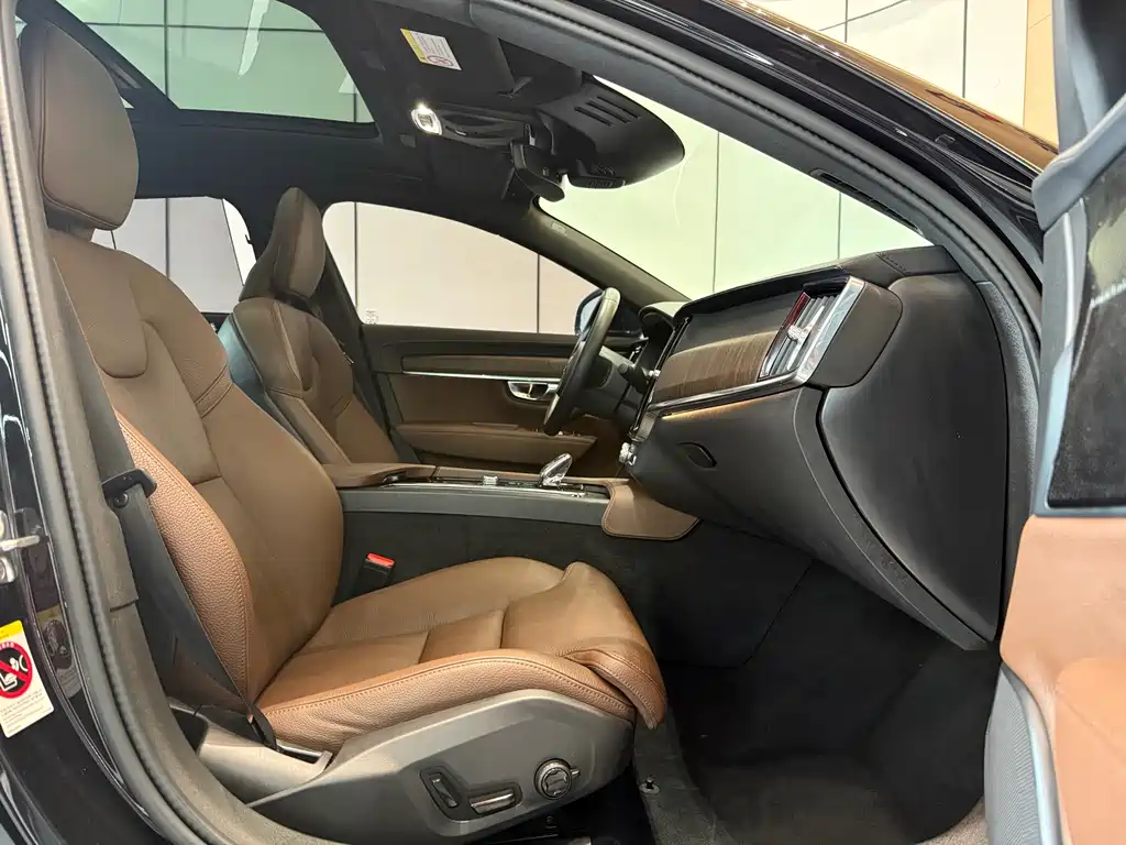 Volvo S90 — миниатюра 10