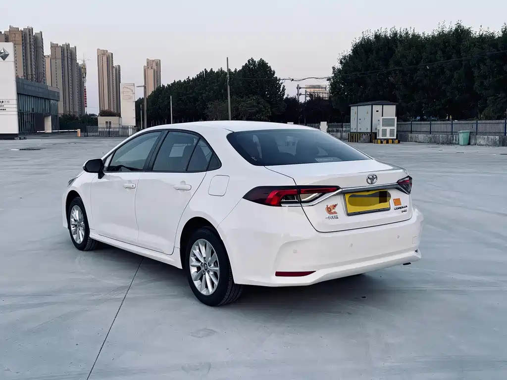 Toyota Corolla — миниатюра 6