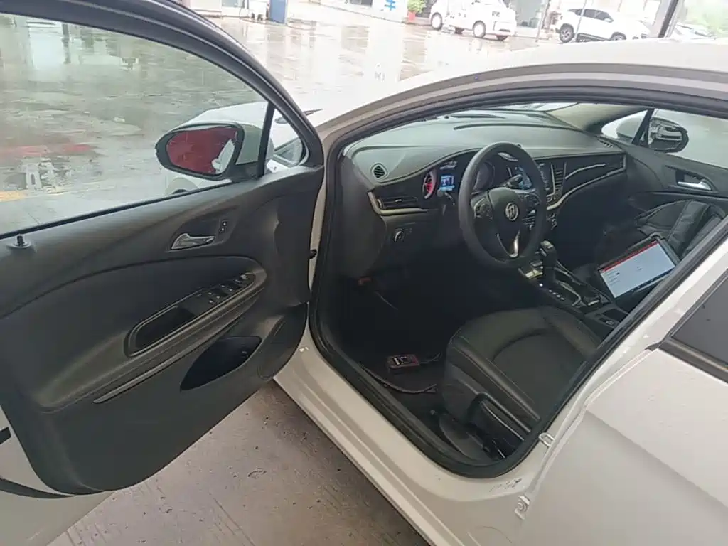 Buick Verano — миниатюра 16