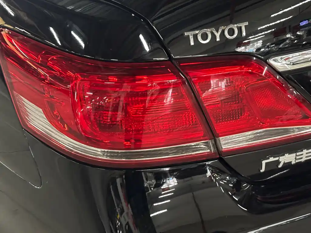 Toyota Camry — миниатюра 13