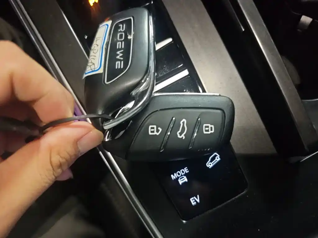 Roewe RX5 eMAX — миниатюра 9