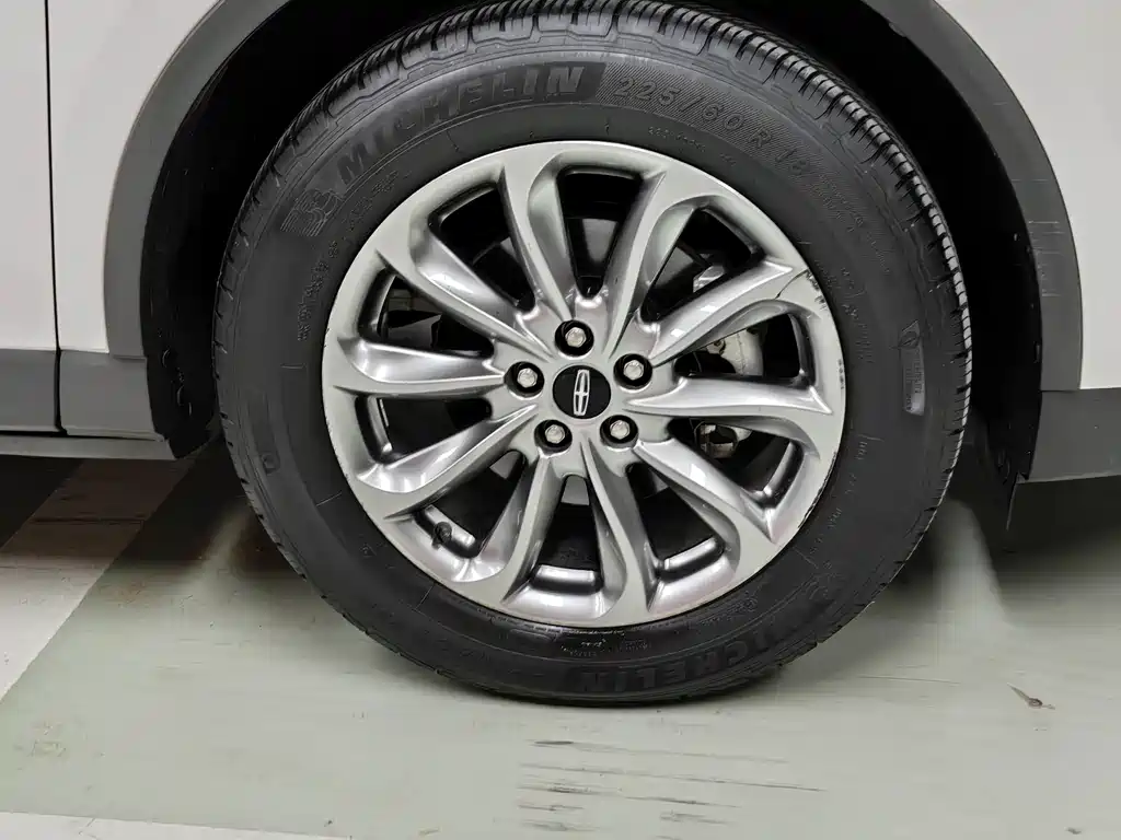 Lincoln Corsair — миниатюра 15