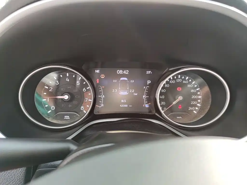 Jeep Compass — миниатюра 12