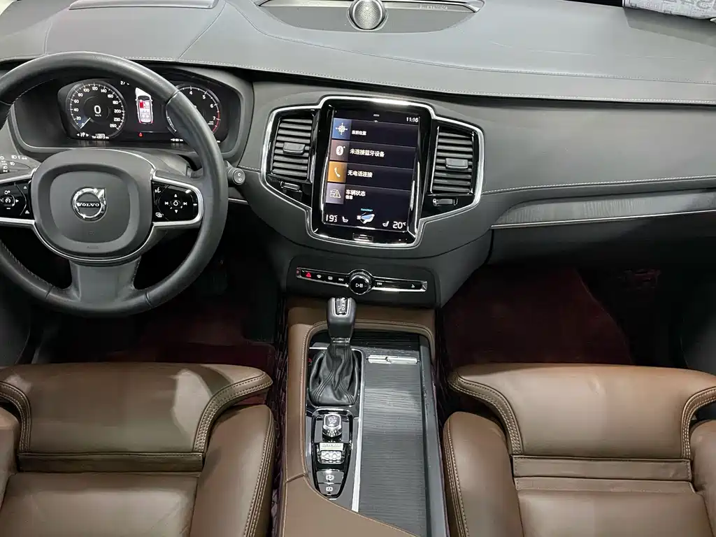 Volvo XC90 — миниатюра 9