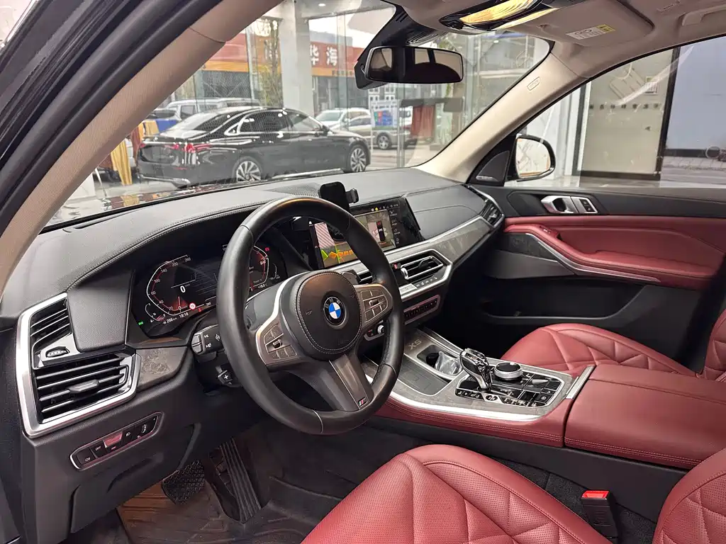 BMW X5 2022 xDrive 30Li Premium M Sport
