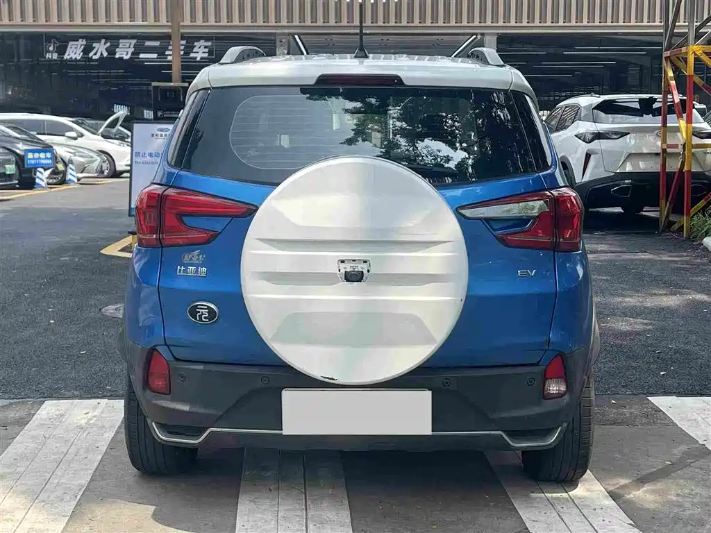 BYD Yuan EV — миниатюра 6