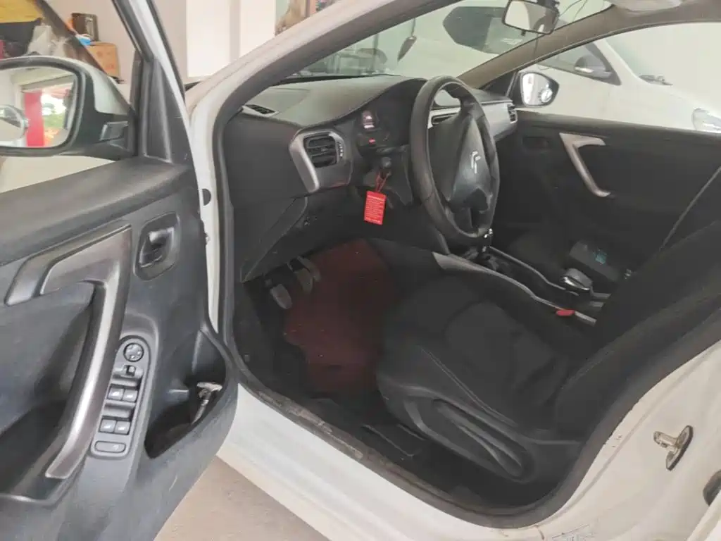 Citroen Elysee — миниатюра 16