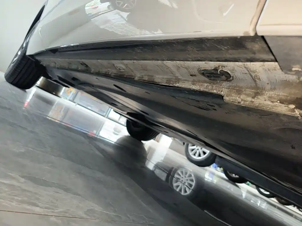 Volkswagen Tiguan L PHEV — миниатюра 21