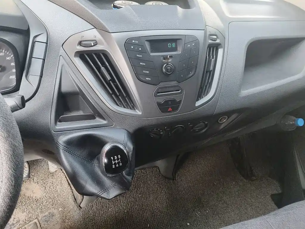 Ford Transit — миниатюра 14