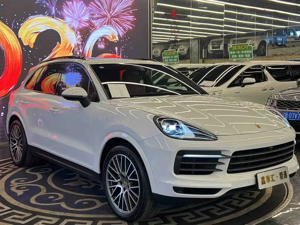 PORSCHE CAYENNE