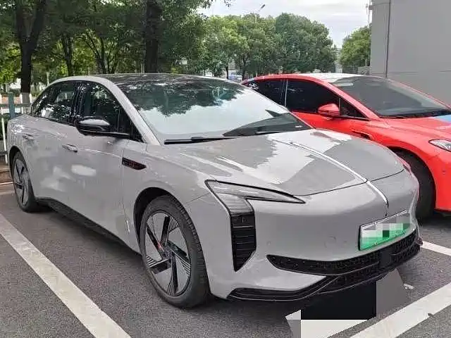 Hongqi EH7 2025 640