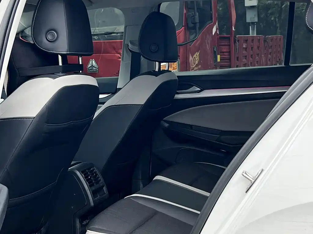 Volkswagen Golf — миниатюра 7