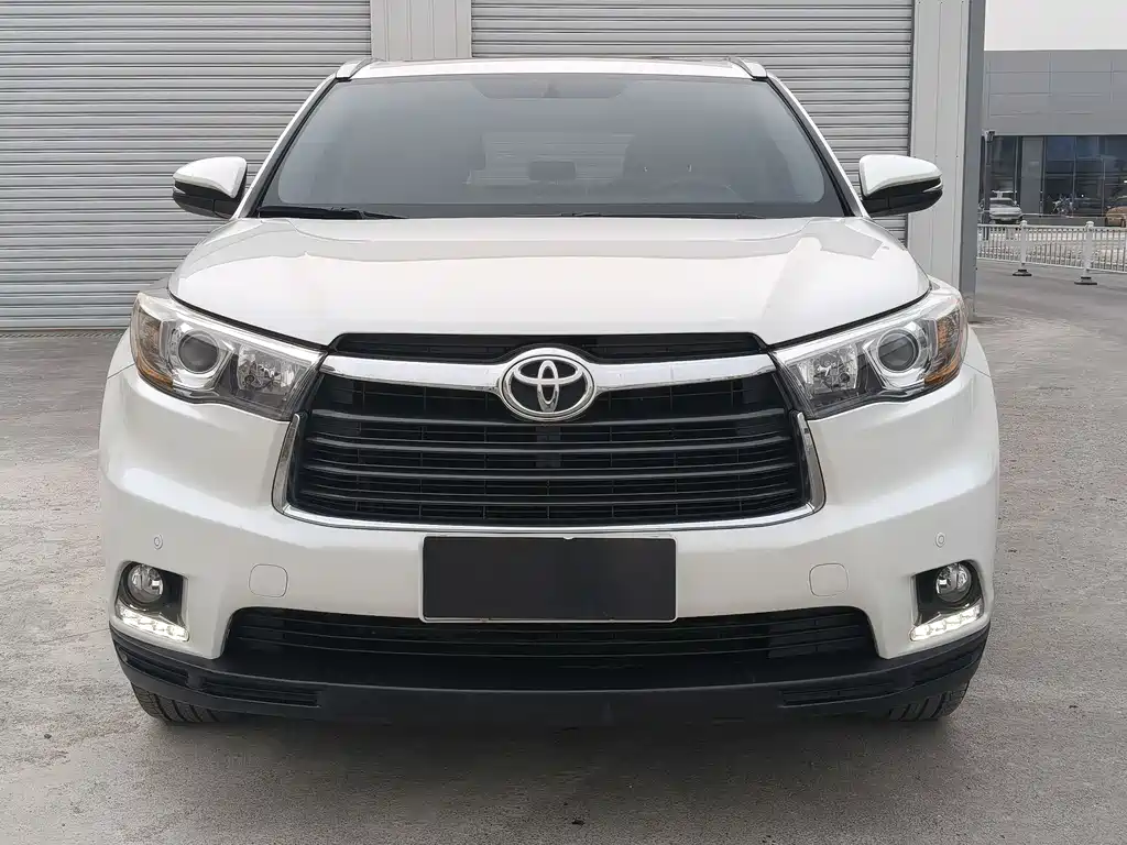 TOYOTA HIGHLANDER