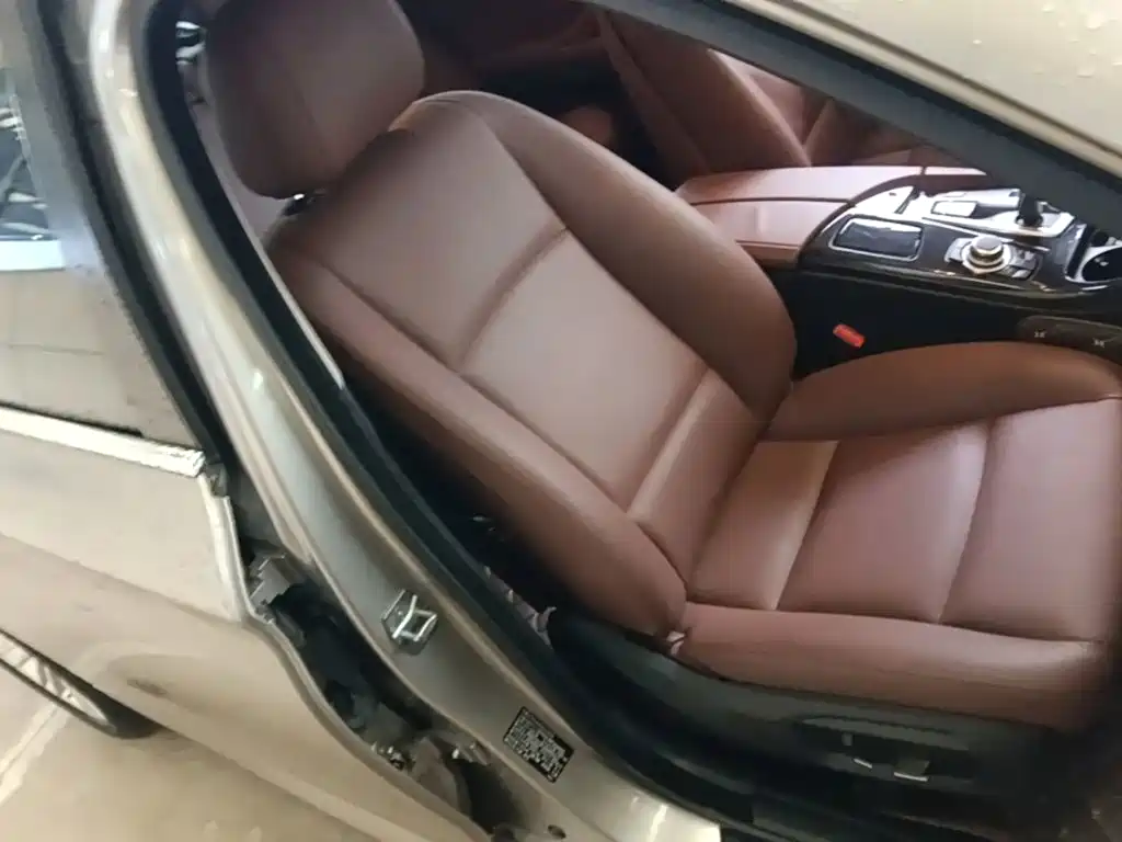 BMW 5 Series — миниатюра 25