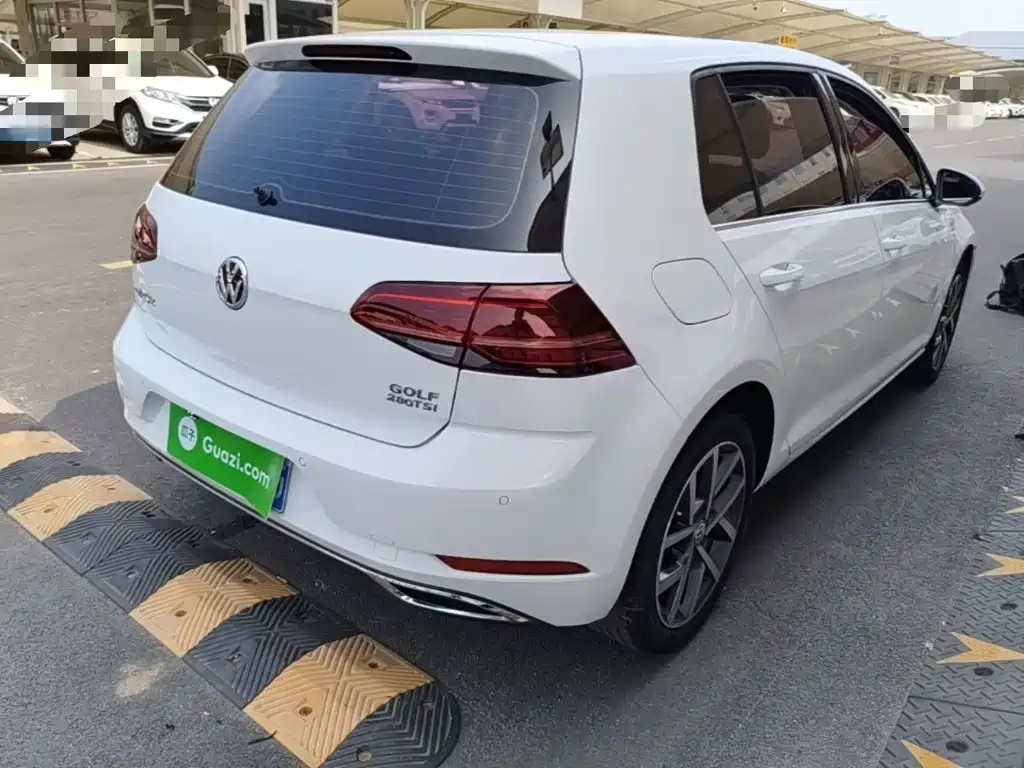 Volkswagen Golf 2018 230TSI AT Luxury