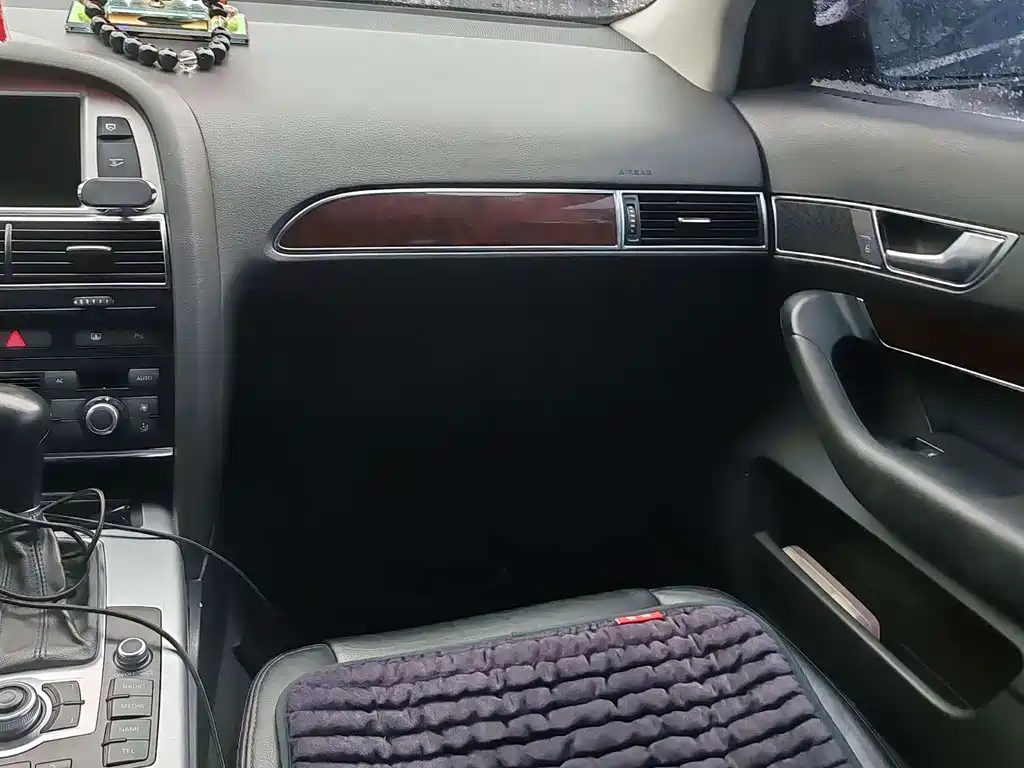 Audi A6L 2011 2.0 TFSI AT