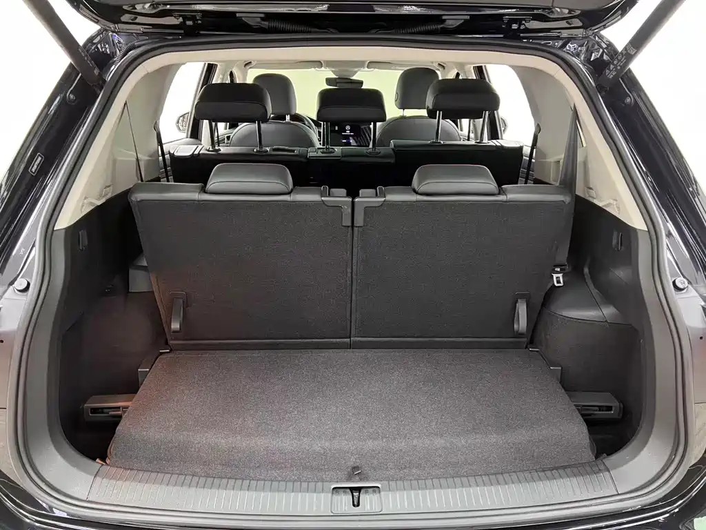Volkswagen Tiguan L — миниатюра 26