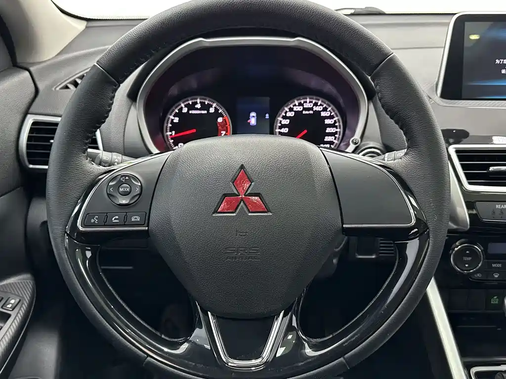 Mitsubishi Eclipse Cross — миниатюра 12