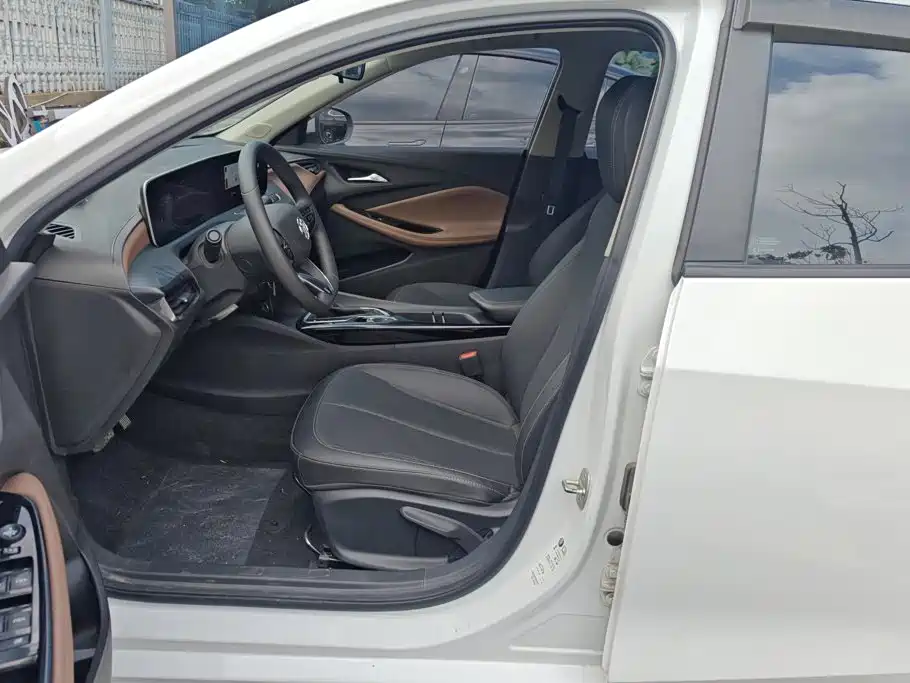 Buick Verano — миниатюра 9