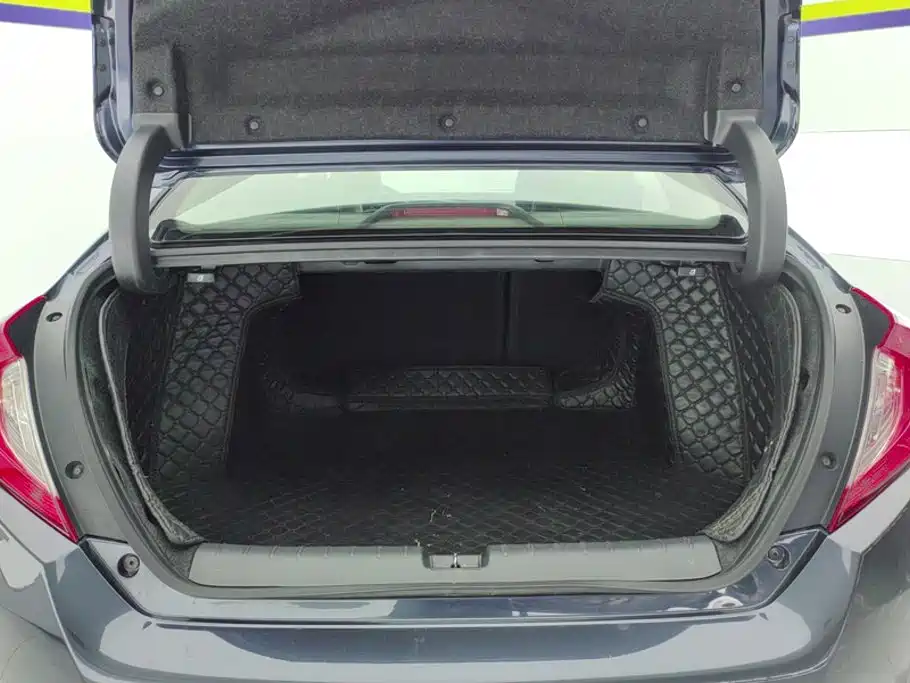Honda Civic — миниатюра 4