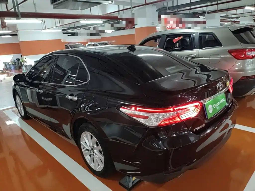 Toyota Camry 2021 2.0G Luxury