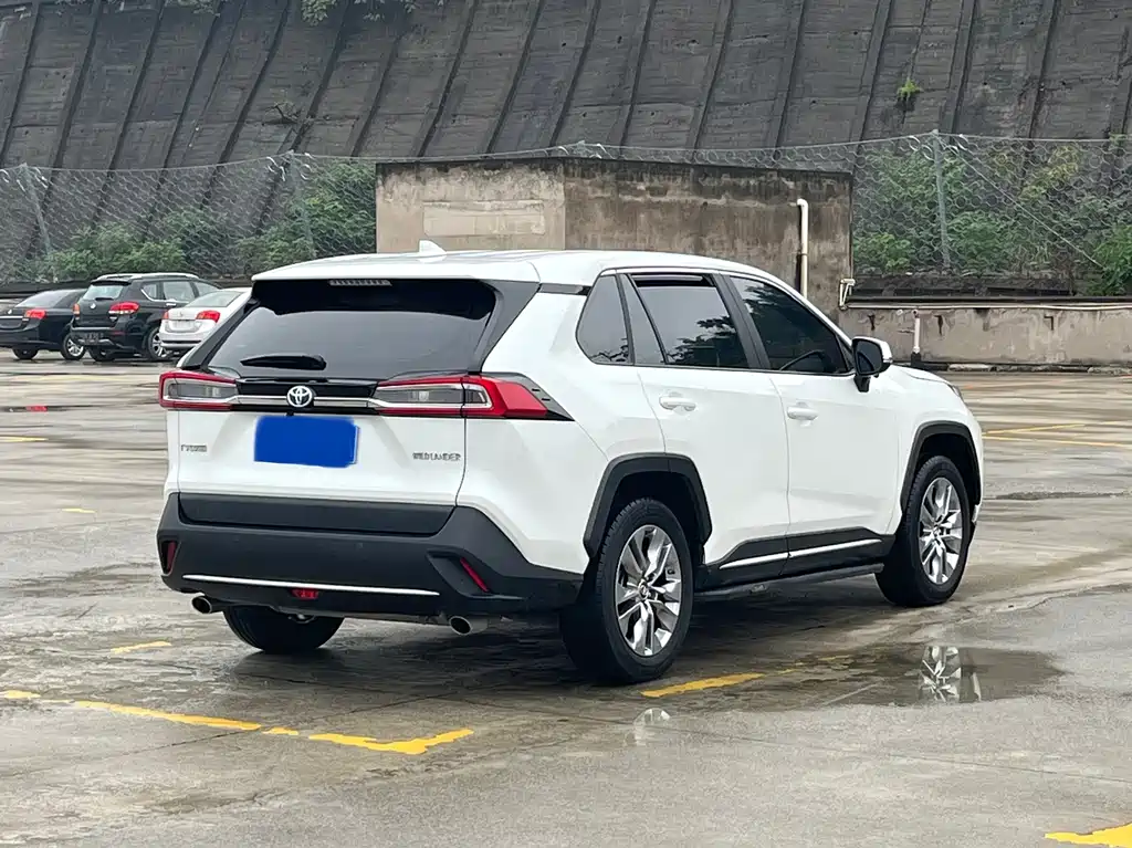 Toyota Wildlander — миниатюра 7
