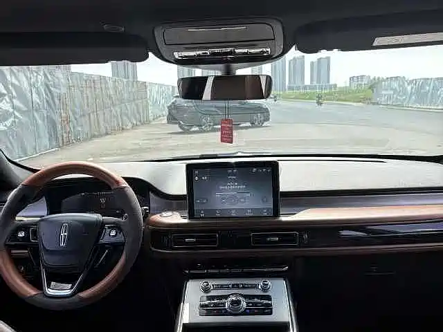 Lincoln Aviator (Import) — миниатюра 5