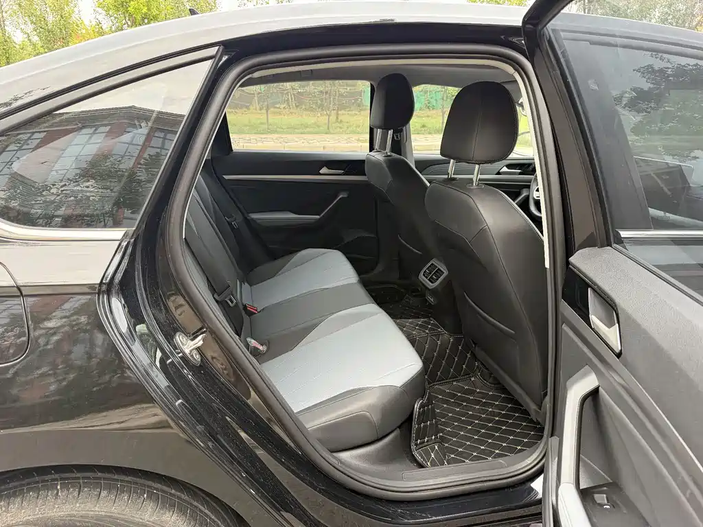 Volkswagen Lavida — миниатюра 10
