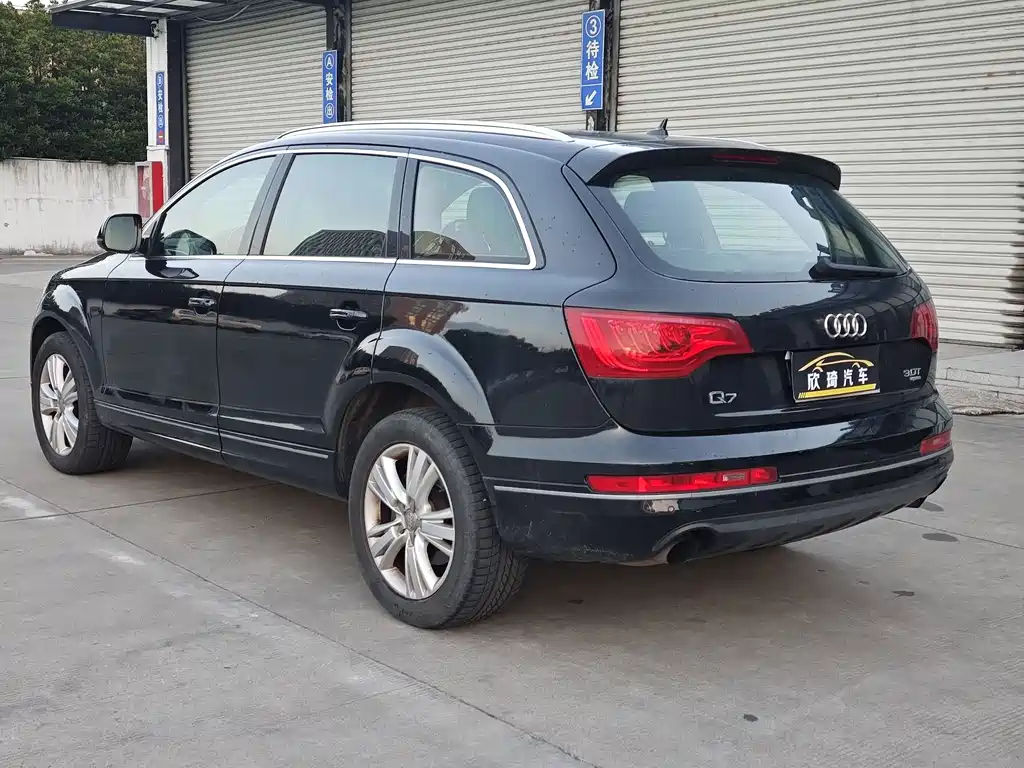 Audi Q7 — миниатюра 6
