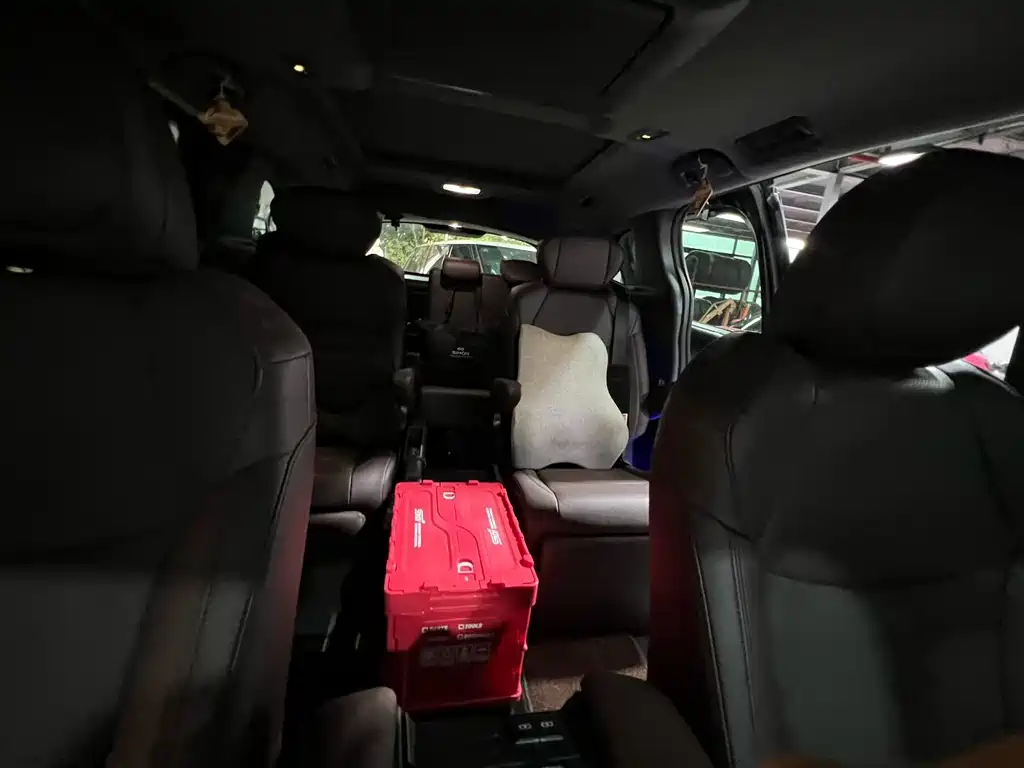 Toyota Granvia — миниатюра 4