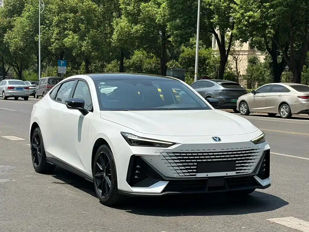 Changan UNI-V — миниатюра 3