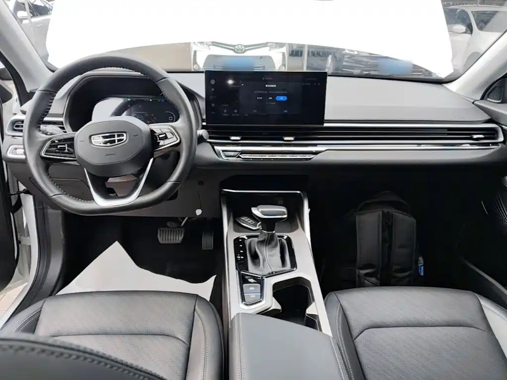 Geely Emgrand — миниатюра 10