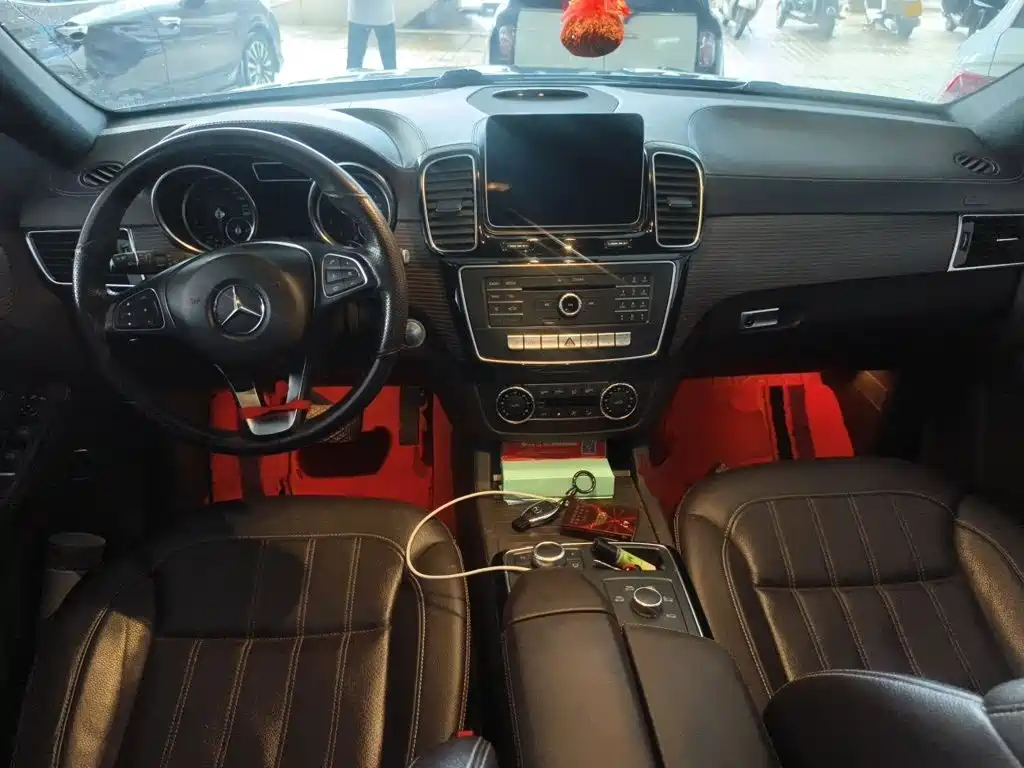 Mercedes-Benz GLE (Import) — миниатюра 5