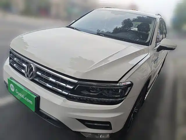 VOLKSWAGEN TIGUAN L 2017